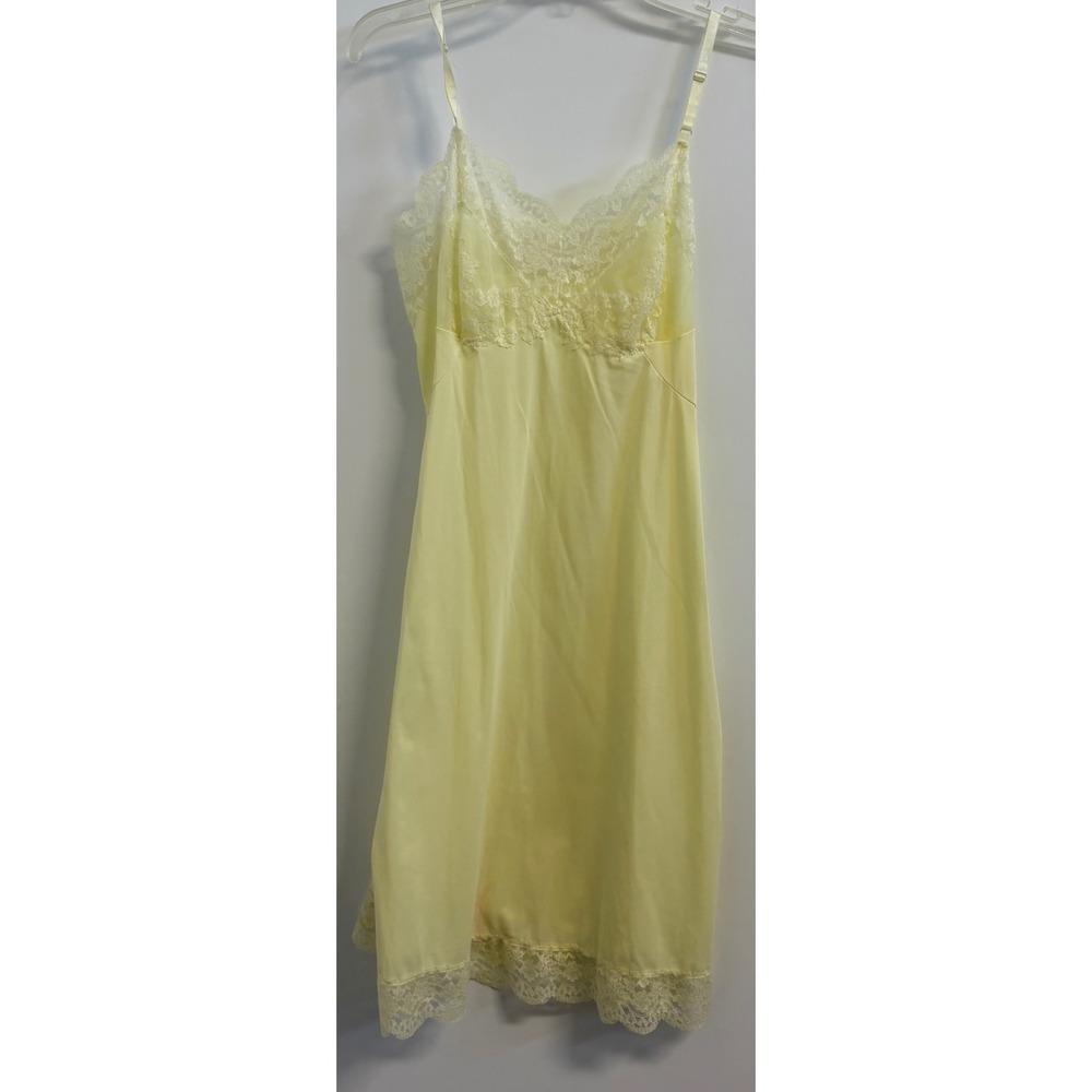 Vintage Hollywood Vassarette Yellow Lace Trim Full Slip Antron Nylon Size 34A